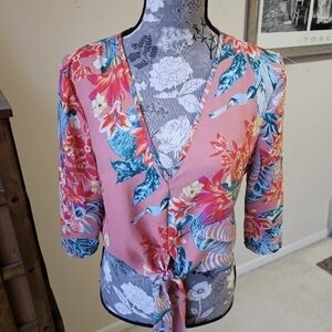 BCBG MaxAzria Hawaiian floral tie front crop top Sz. M